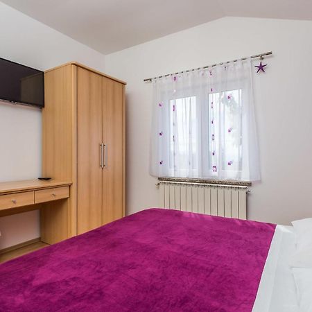 2 Bedroom Beautiful Apartment In Rukavac Rukavac  Kültér fotó