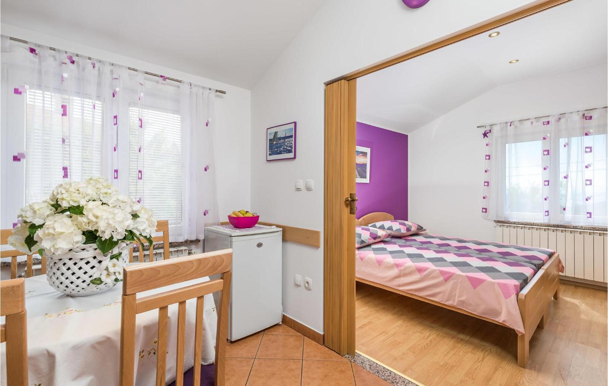 2 Bedroom Beautiful Apartment In Rukavac Rukavac  Kültér fotó